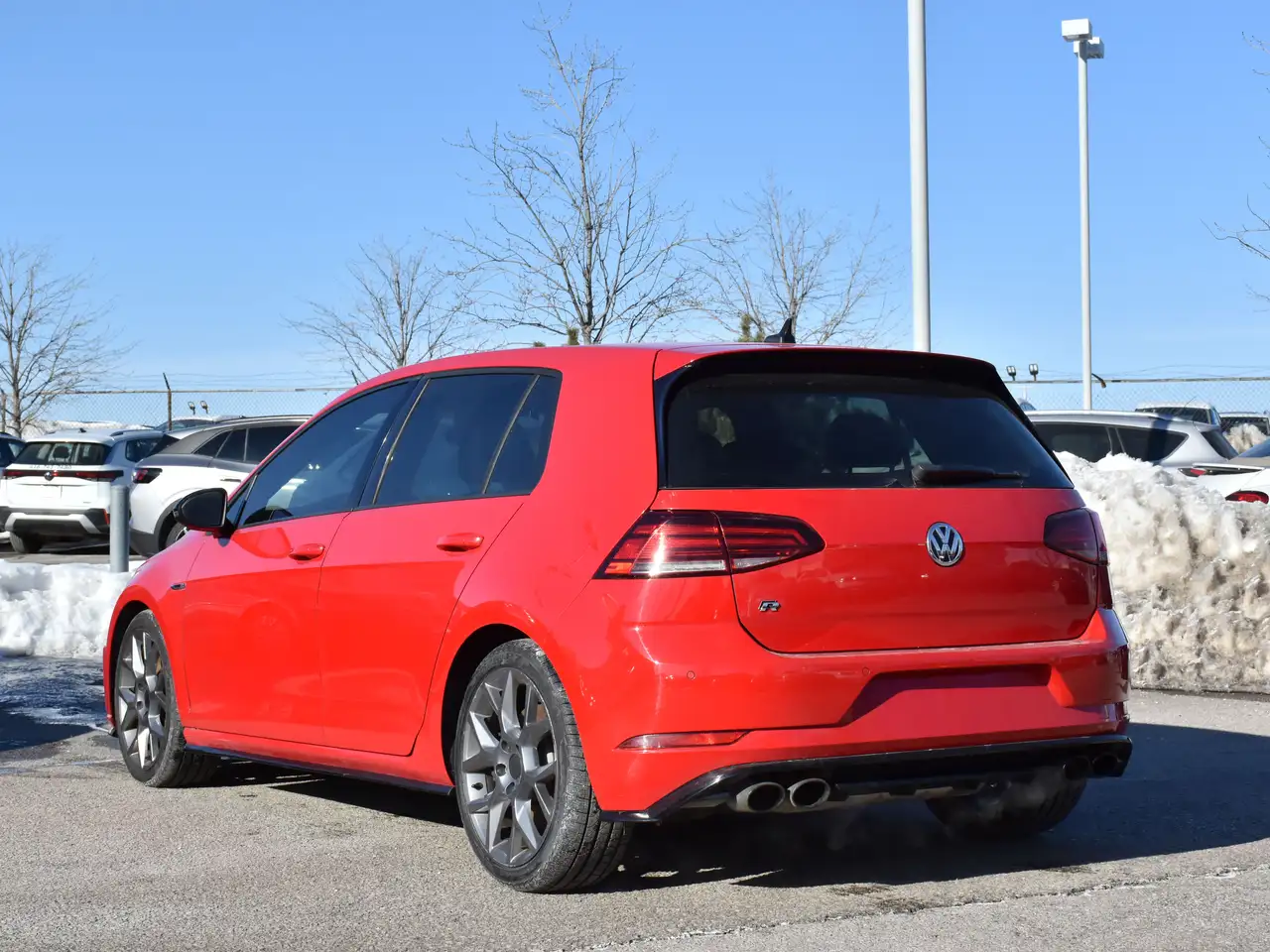 Volkswagen Golf R снимка Volkswagen Golf R