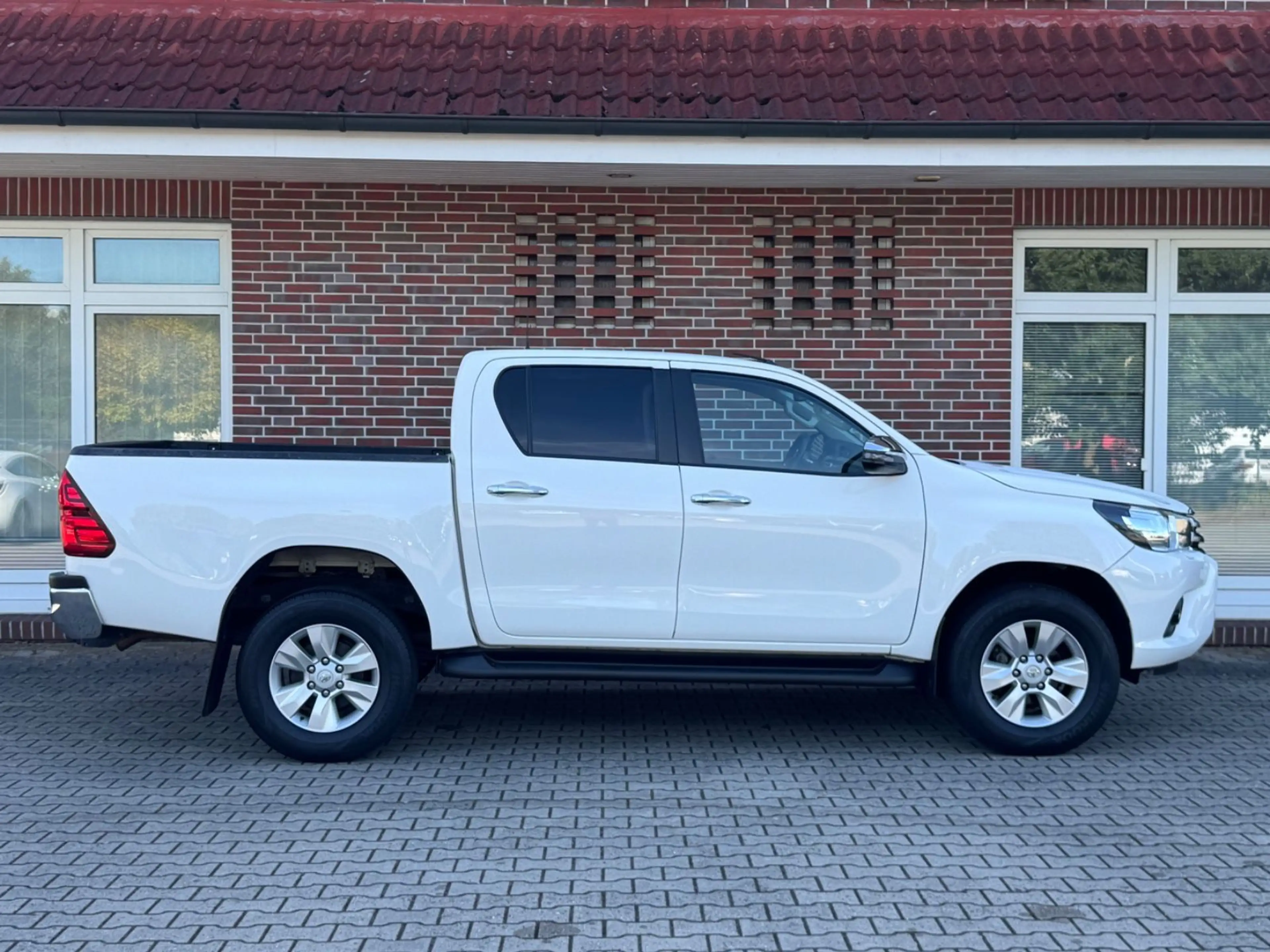 Toyota Hilux Double Cab Duty 4x4*R-KAMERA*AHK* — photo 5