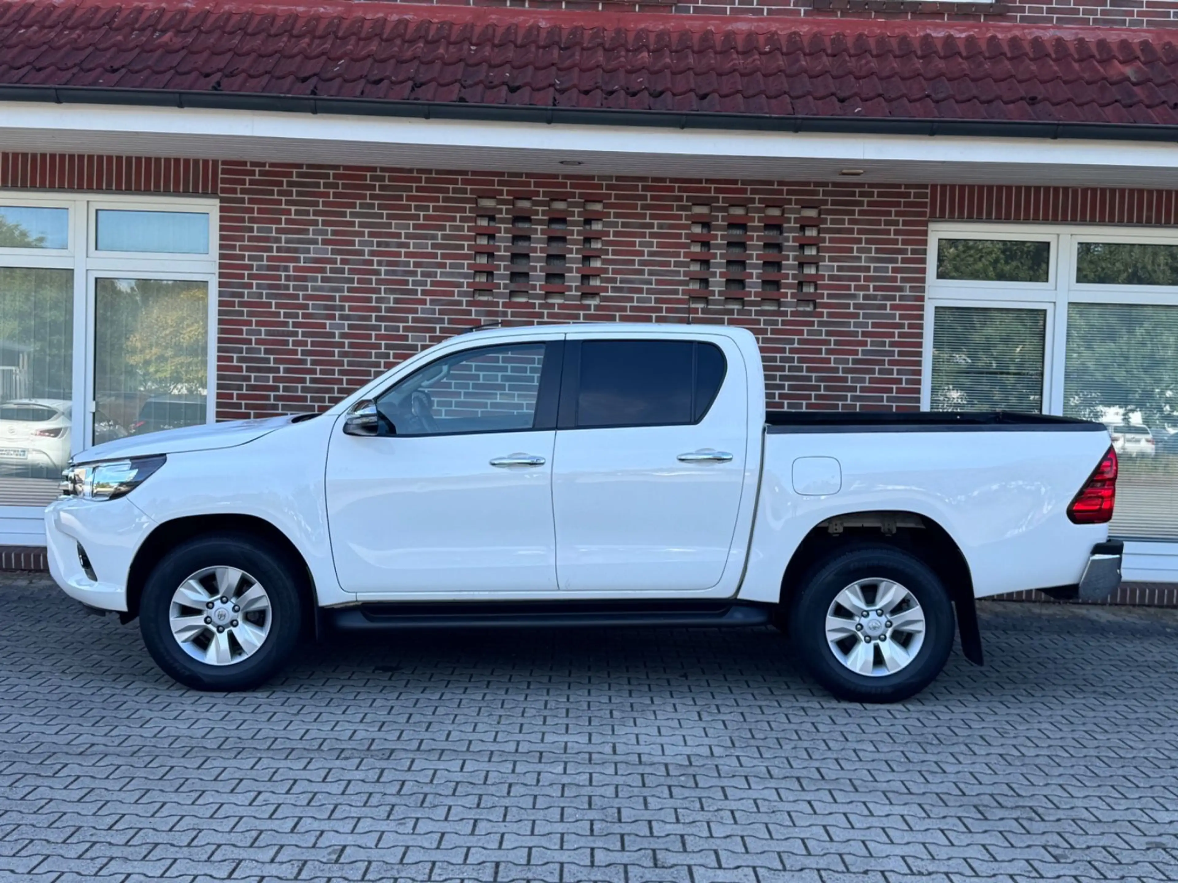 Toyota Hilux Double Cab Duty 4x4*R-KAMERA*AHK* — photo 2