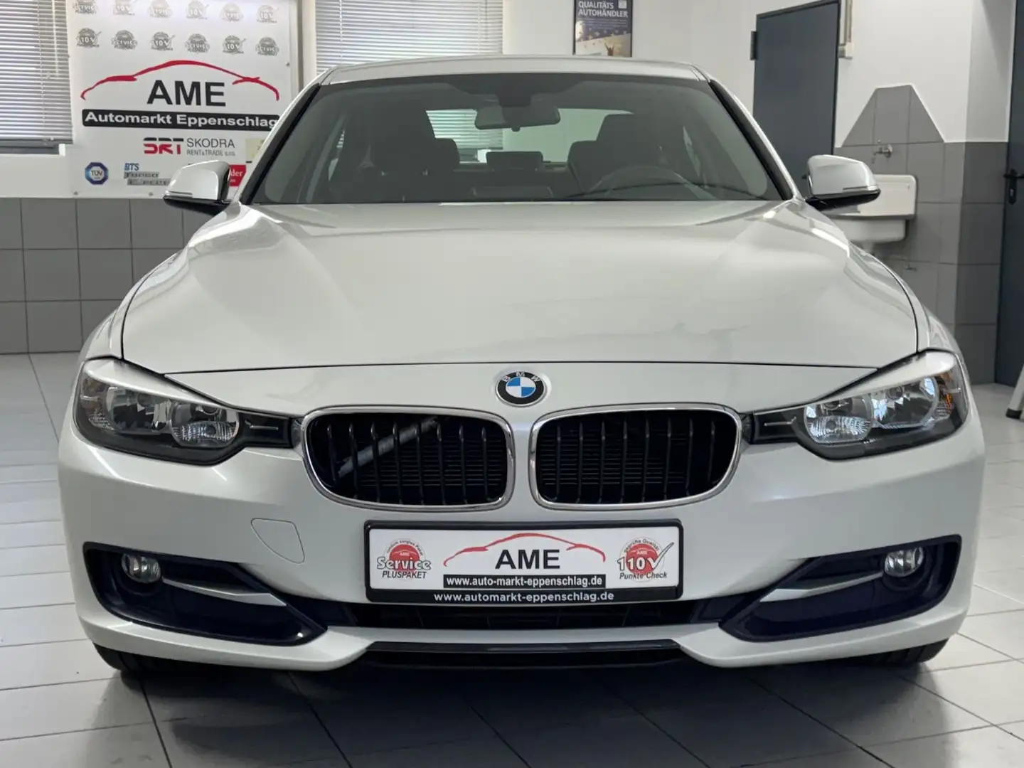 BMW 318 Lim. 318 d Sport Line *1 Hand | BMW Scheckheft* Fehér - 2