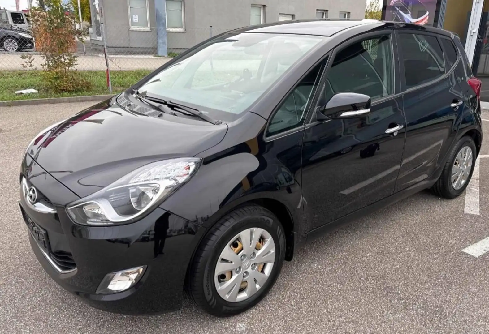 Hyundai iX20 1.4 CRDI Comfort Noir - 1