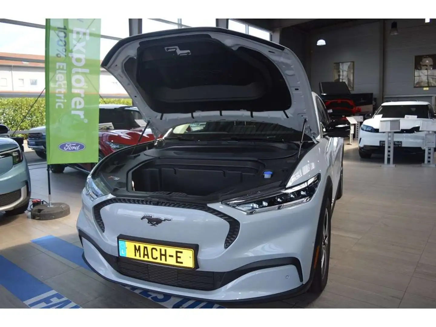 Ford Mustang Mach-E Base 72kWh Standard Range LFP 269ch/198kW - A1 Blanc - 2