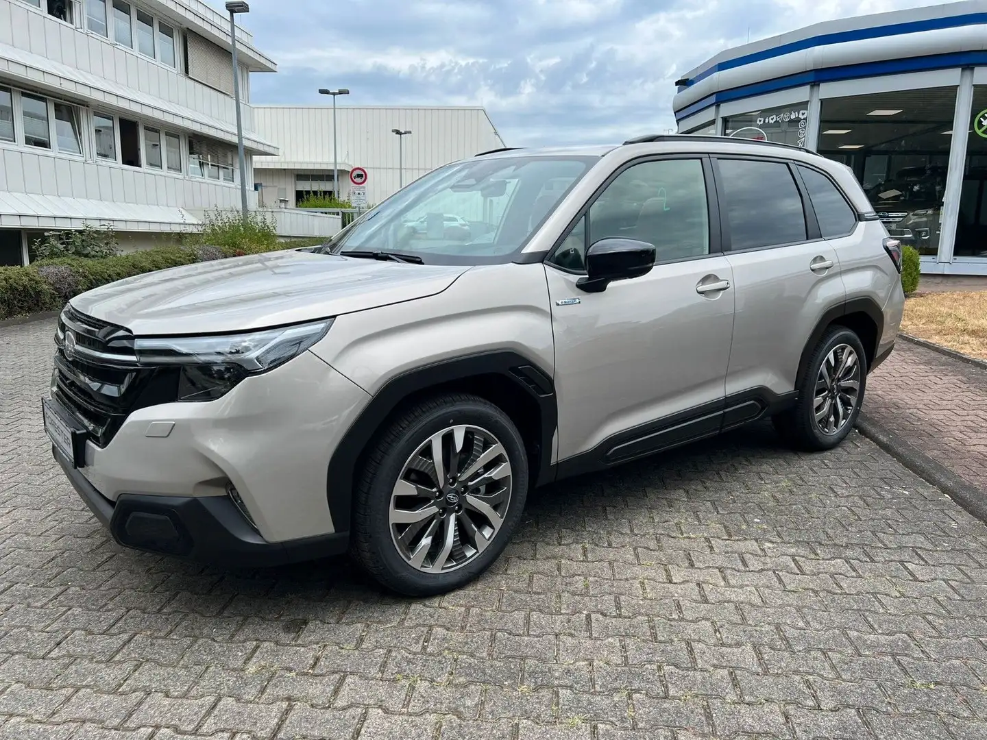 Subaru Forester 2.0 Platinum MJ 25 Argent - 1