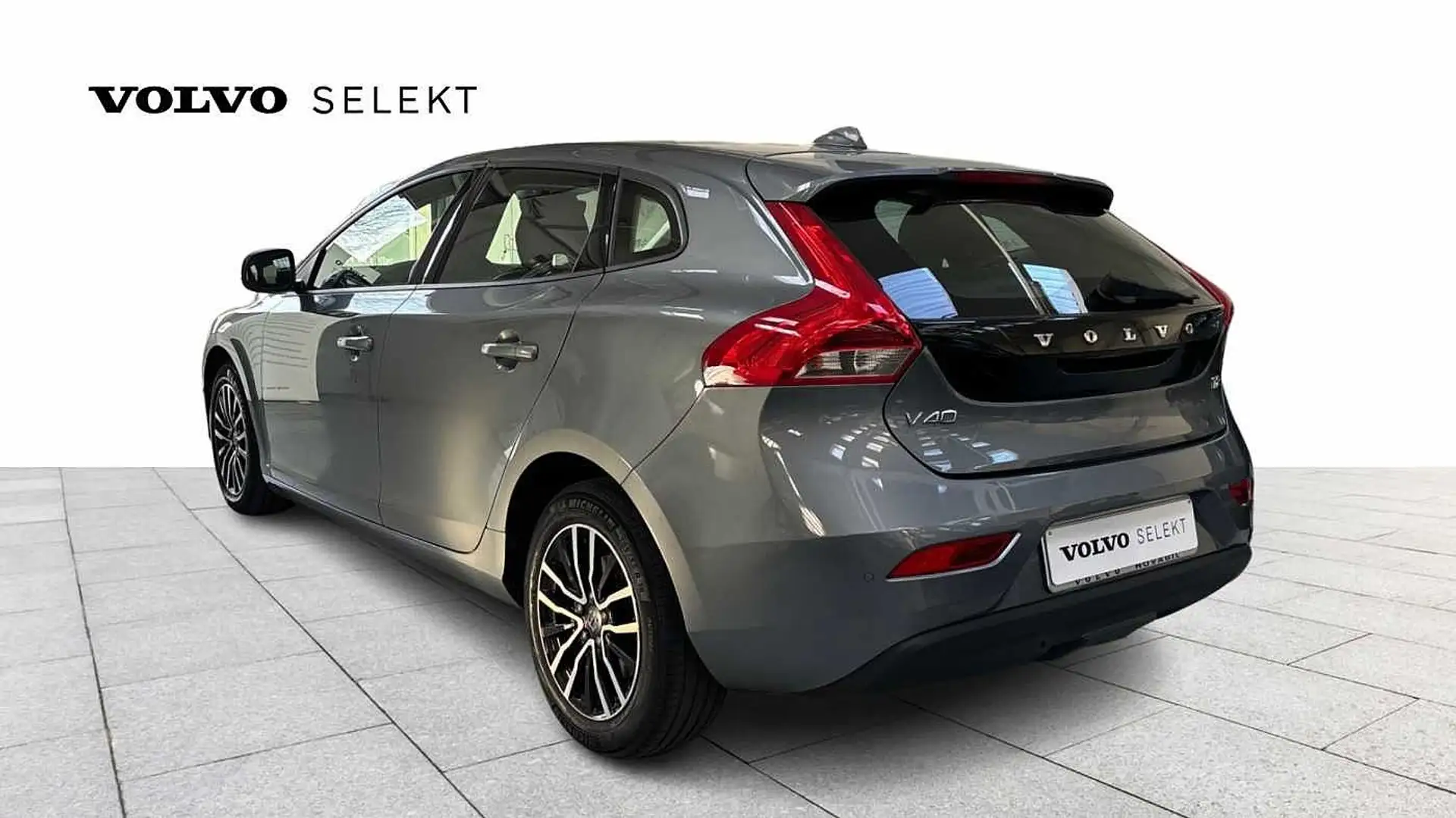 Volvo V40 Black Edition T2 Geartronic Gris - 2