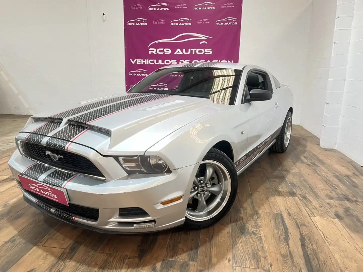 Ford Mustang 3.7 V6 Aut. Gris - 2