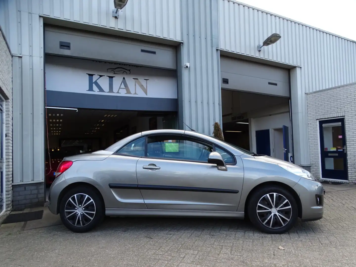 Peugeot 207 CC 1.6 VTi Gris - 2