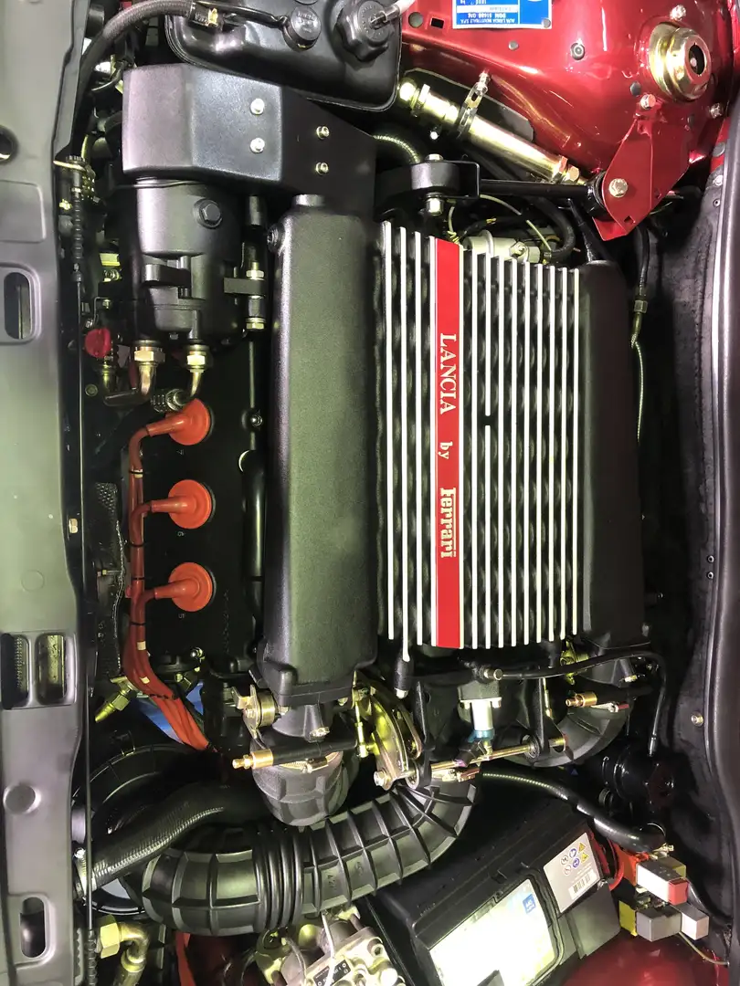 Lancia Thema 8.32 - 2