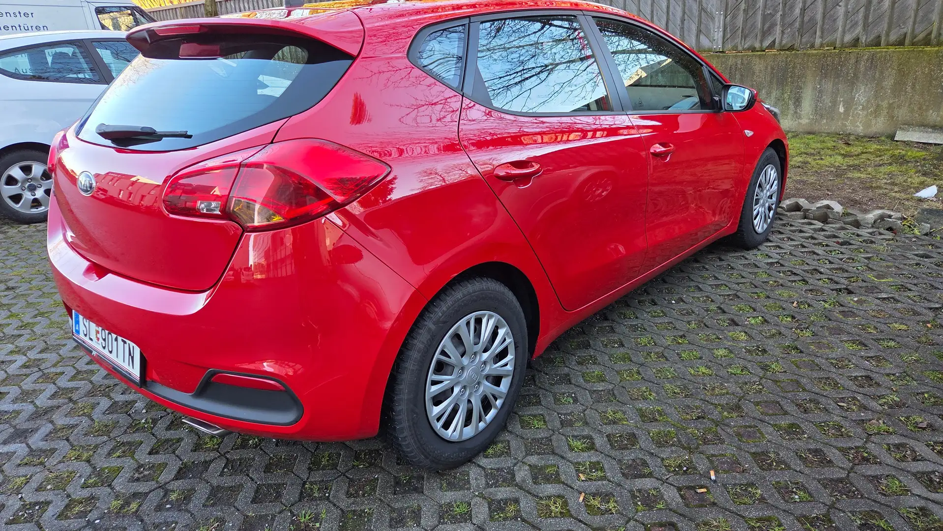 Kia Ceed / cee'd cee'd 1,4 MPI CVVT Österreich Rot - 2