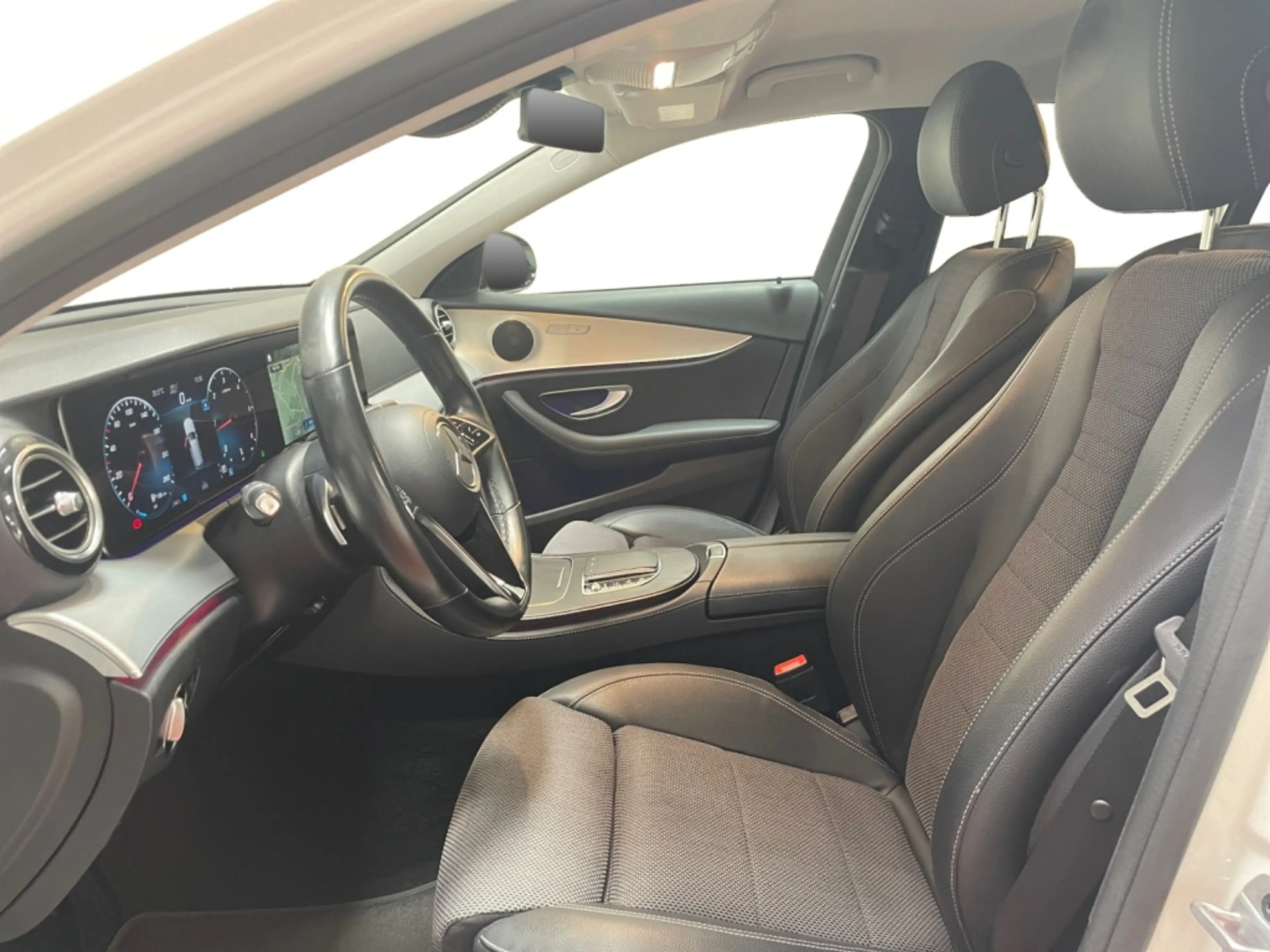 Mercedes-Benz E 200 d T Avantgarde Avantgarde+MBUX+Night+Wide — photo 8