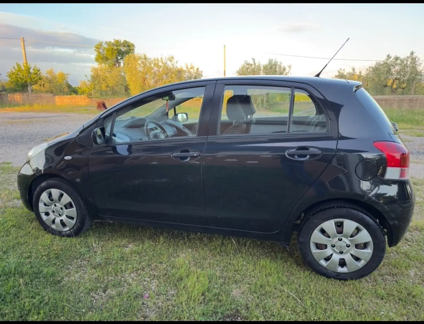 Toyota Yaris Yaris II 2005 5p 1.0 Nero - 2