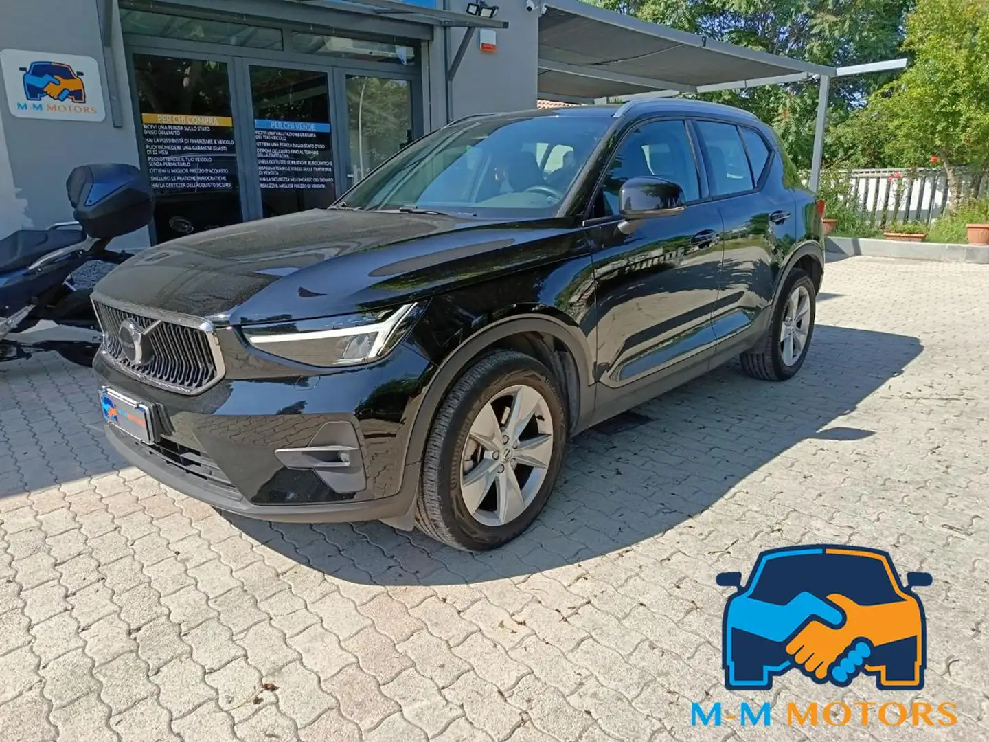 Volvo XC40 B3 automatico Core Nero - 1
