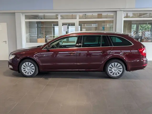 Skoda Superb view 6