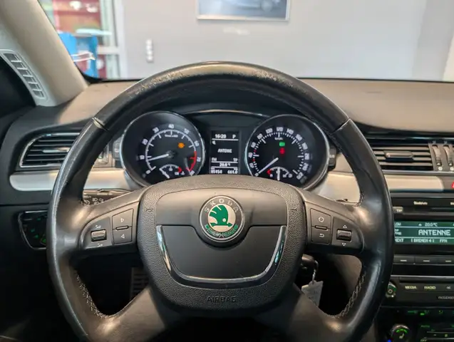 Skoda Superb view 15