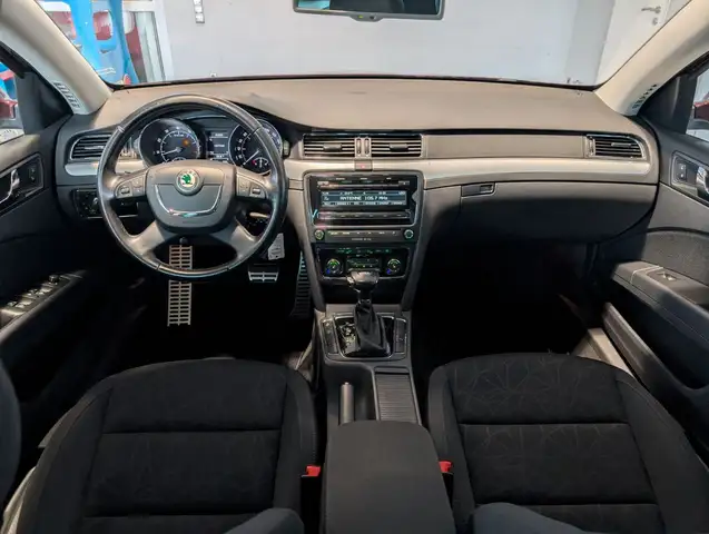 Skoda Superb view 13