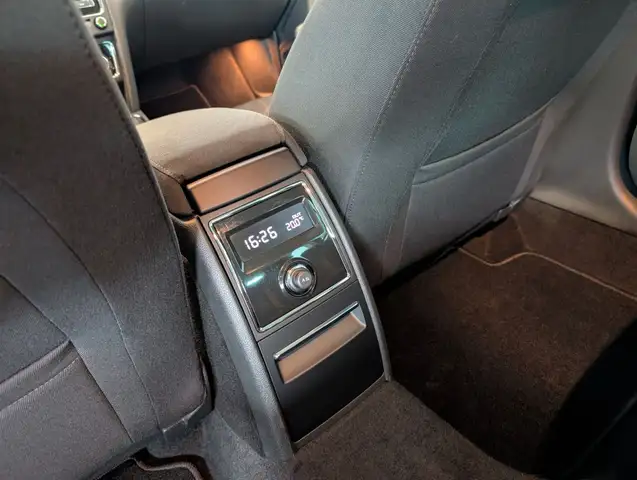 Skoda Superb view 9