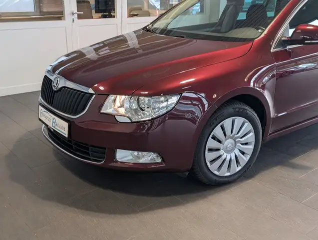 Skoda Superb view 5