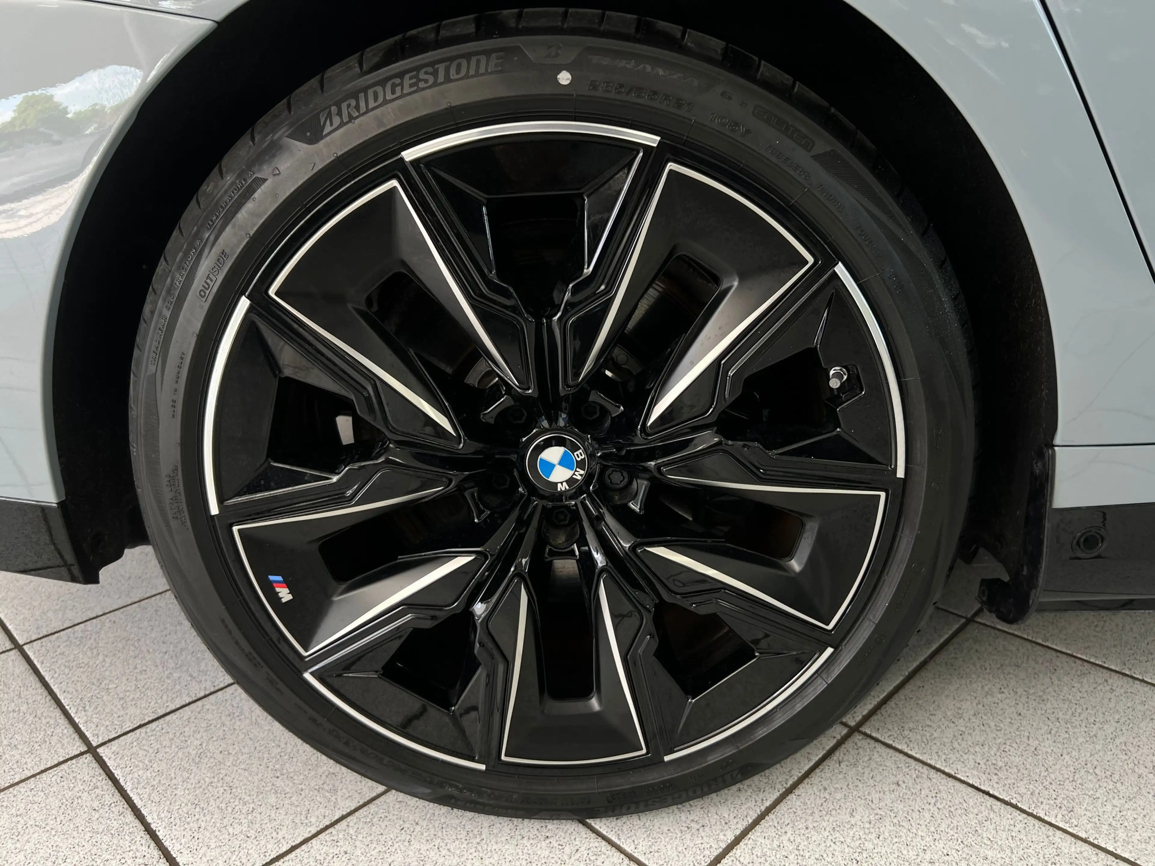 BMW i7 M70 xD*M-Perf*PANO-SKY*KRISTALL*A-TÜREN*B&W* — photo 8