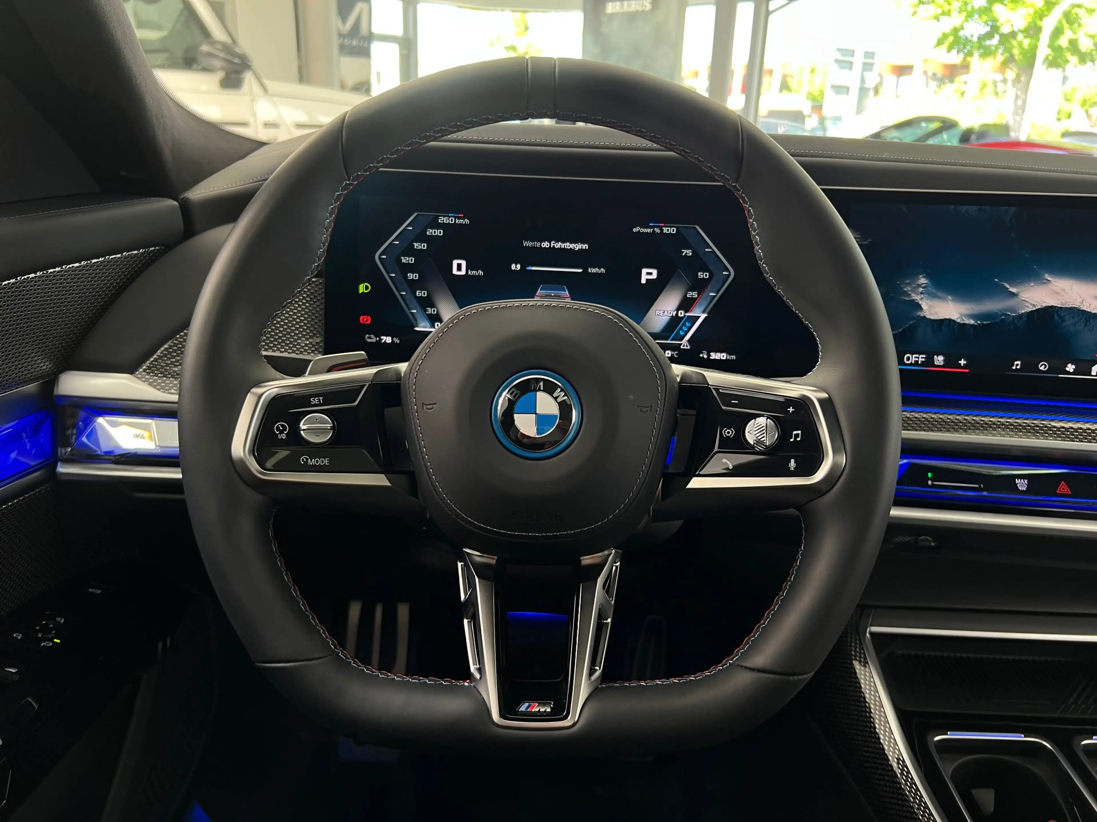 BMW i7 M70 xD*M-Perf*PANO-SKY*KRISTALL*A-TÜREN*B&W* — photo 12