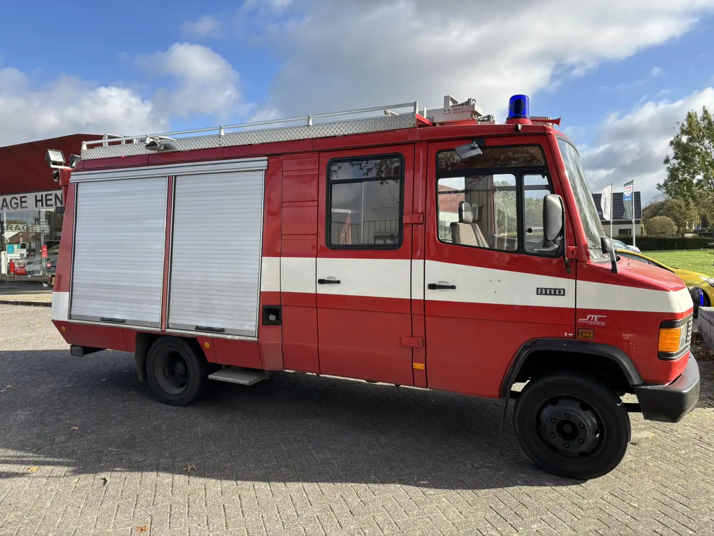 Mercedes-Benz 811 D Brandweerwagen Dubbel Cabine,  Perfecte staa Червоний - 2
