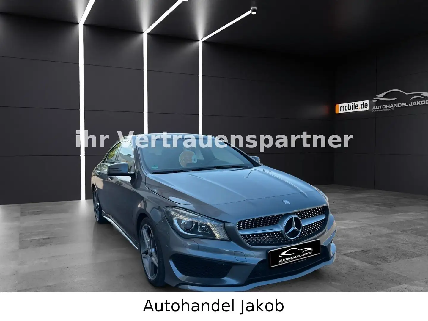 Mercedes-Benz CLA 180 CLA 180/Shooting Brake/AMG/Super Ausstattung/TOP Gris - 1