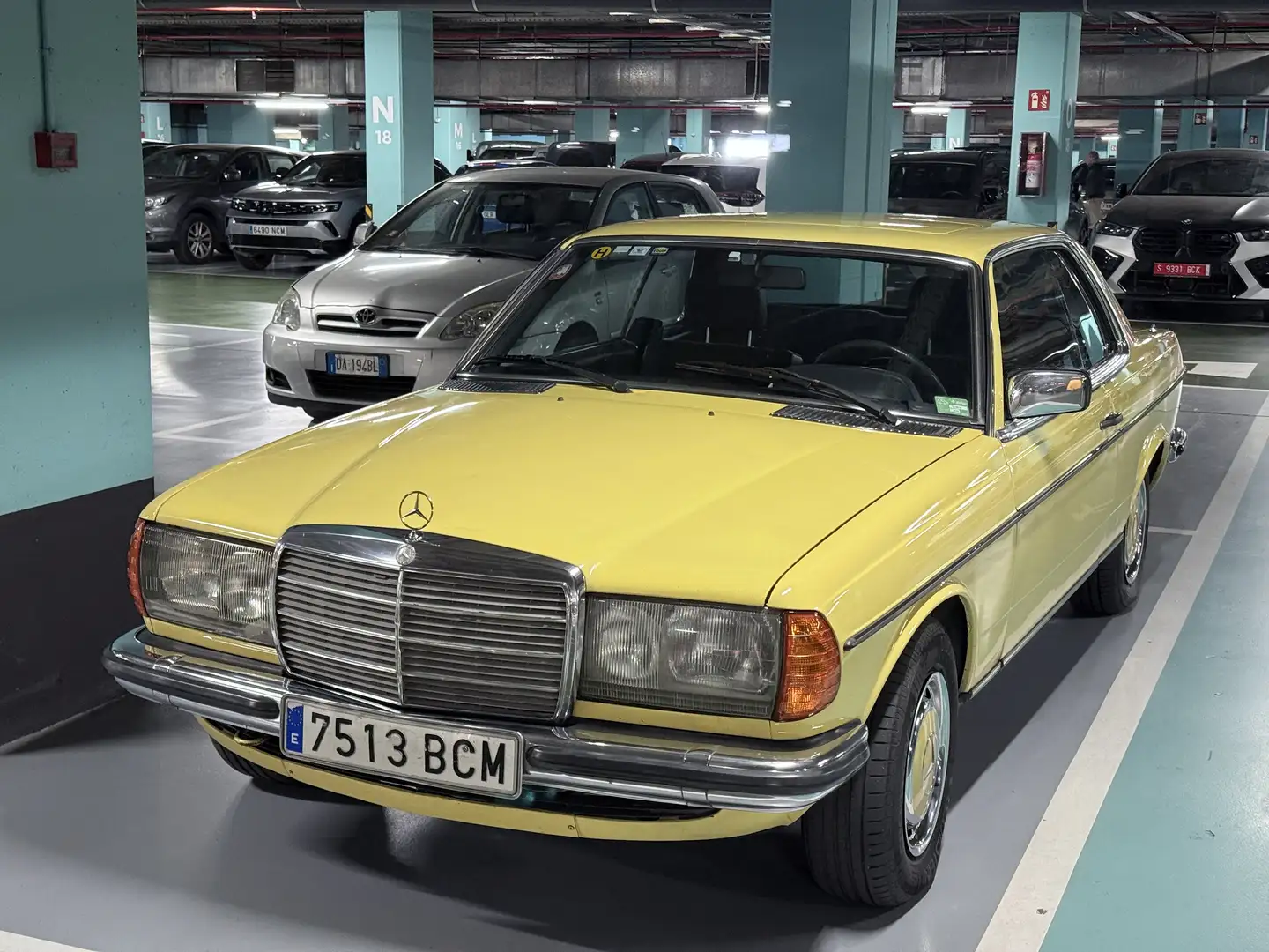 Mercedes-Benz Baureihe 123 280 CE Gelb - 2