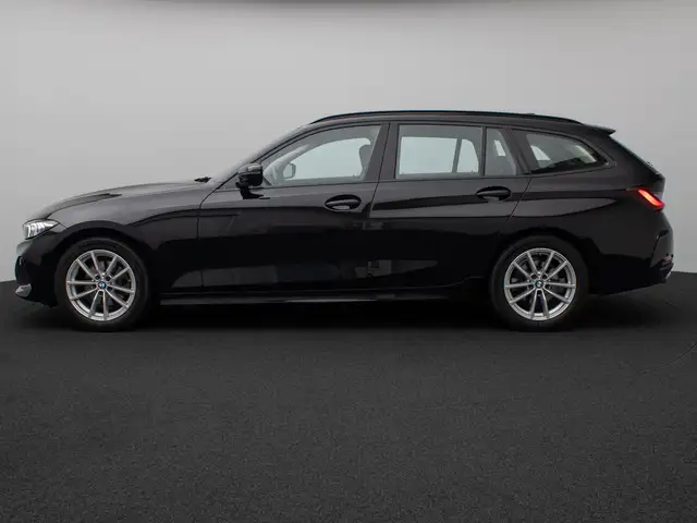BMW 3 Series view 11