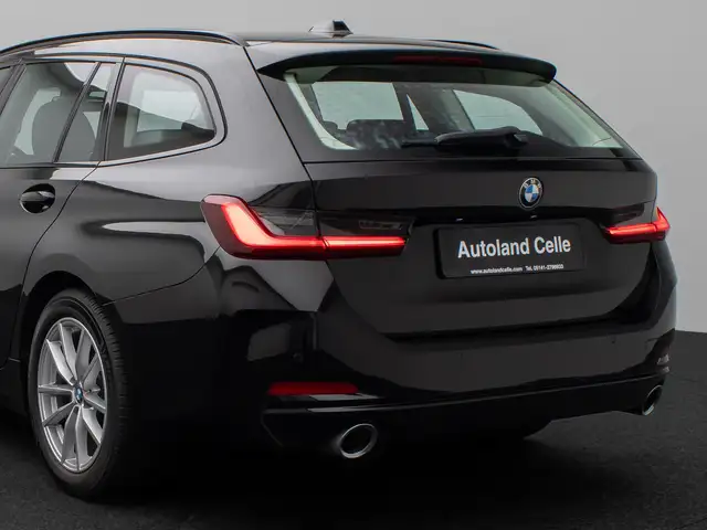 BMW 3 Series view 15