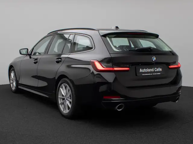 BMW 3 Series view 9
