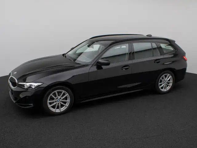 BMW 3 Series view 12