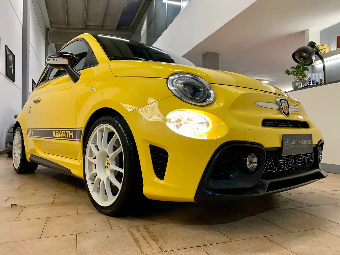 Abarth 595 595 1.4 t-jet Pista 160cv auto - 27.100km unipropr Jaune - 2