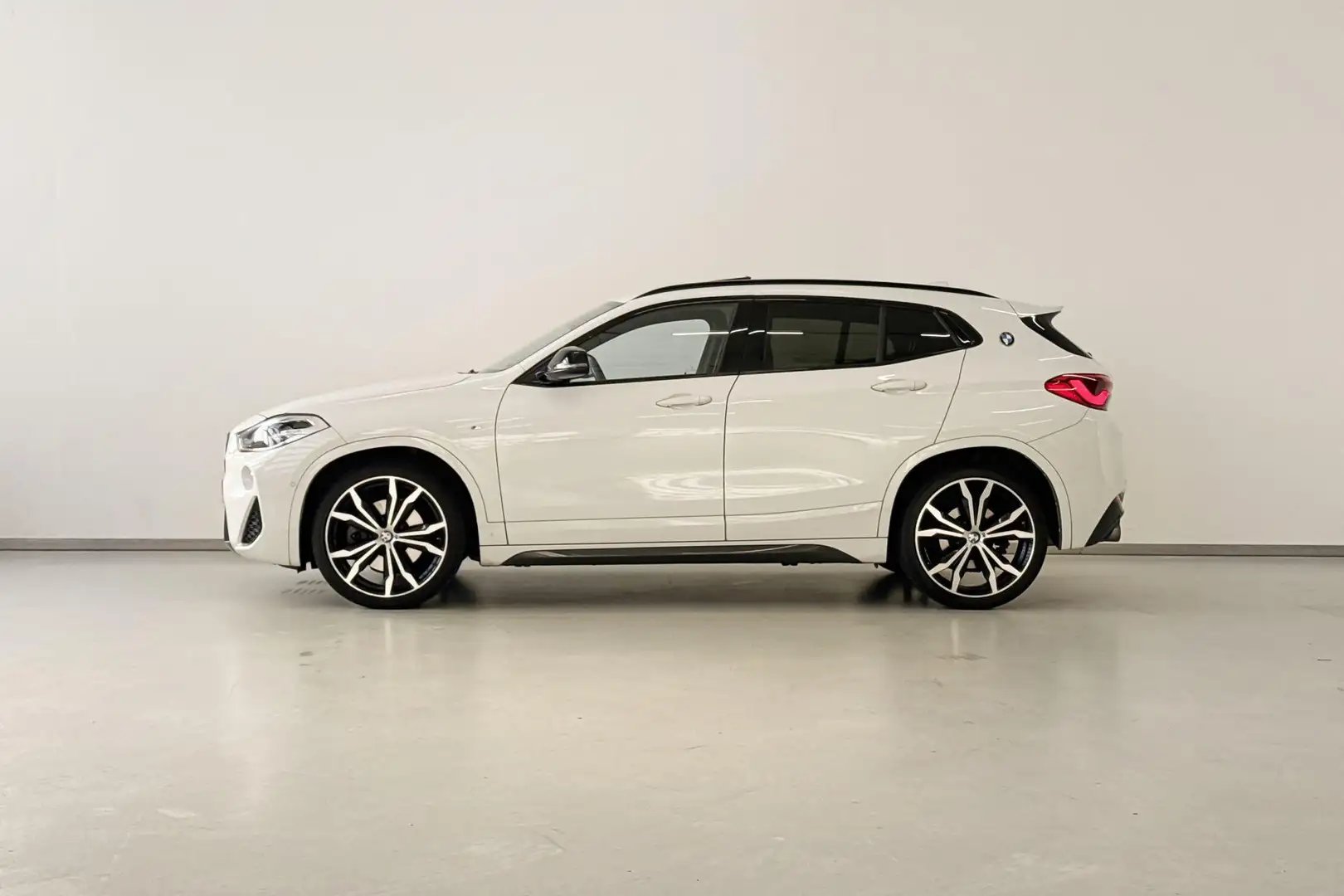 BMW X2 sDrive20i High Executive Edition Model M Sport Aut Weiß - 2