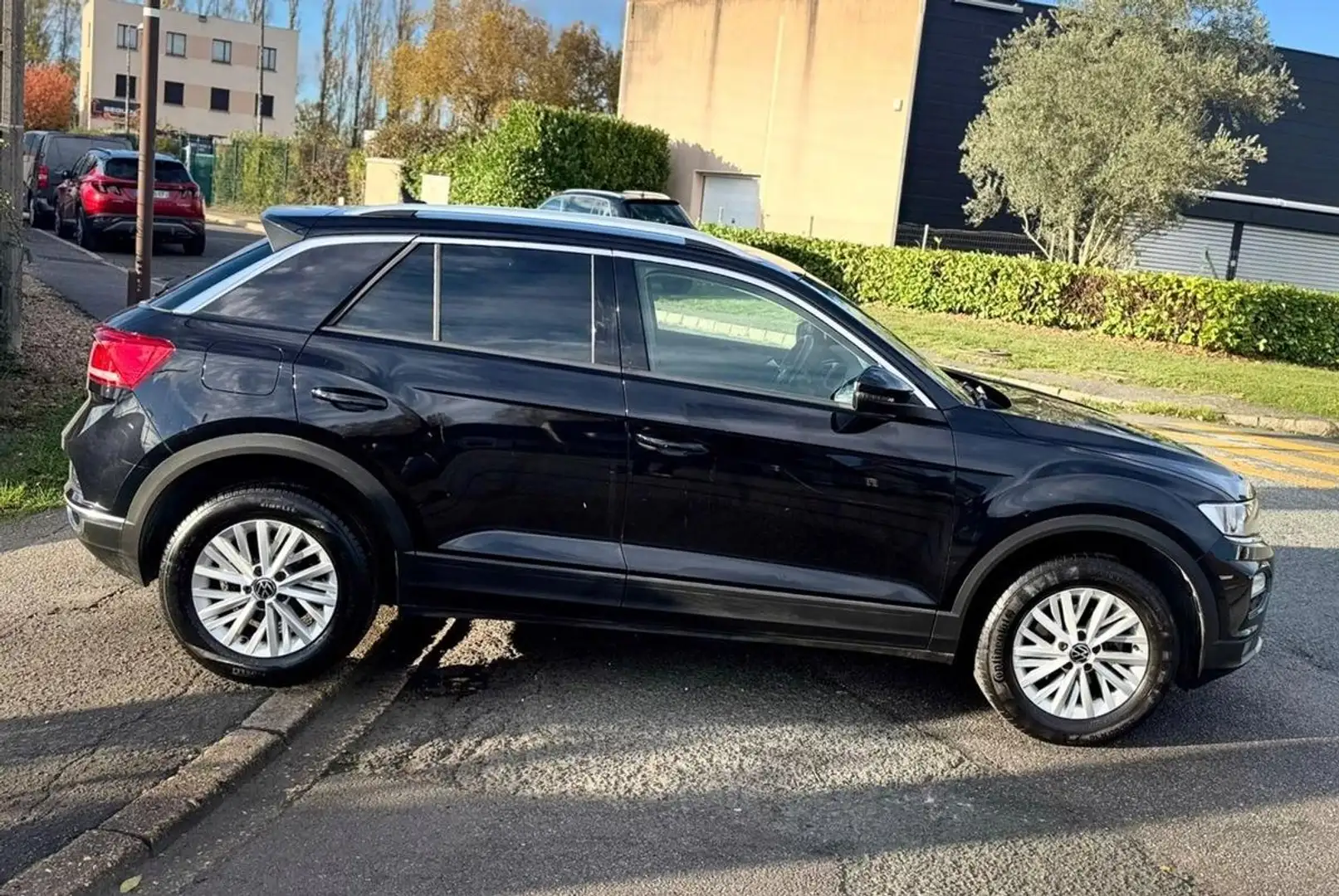 Volkswagen T-Roc 1.0 TSI 115CV LOUNGE BUSINESS 13325HT ENTRETIEN A JOUR GARANTIE 12 M Gris - 2