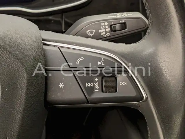 Audi Q3 view 13