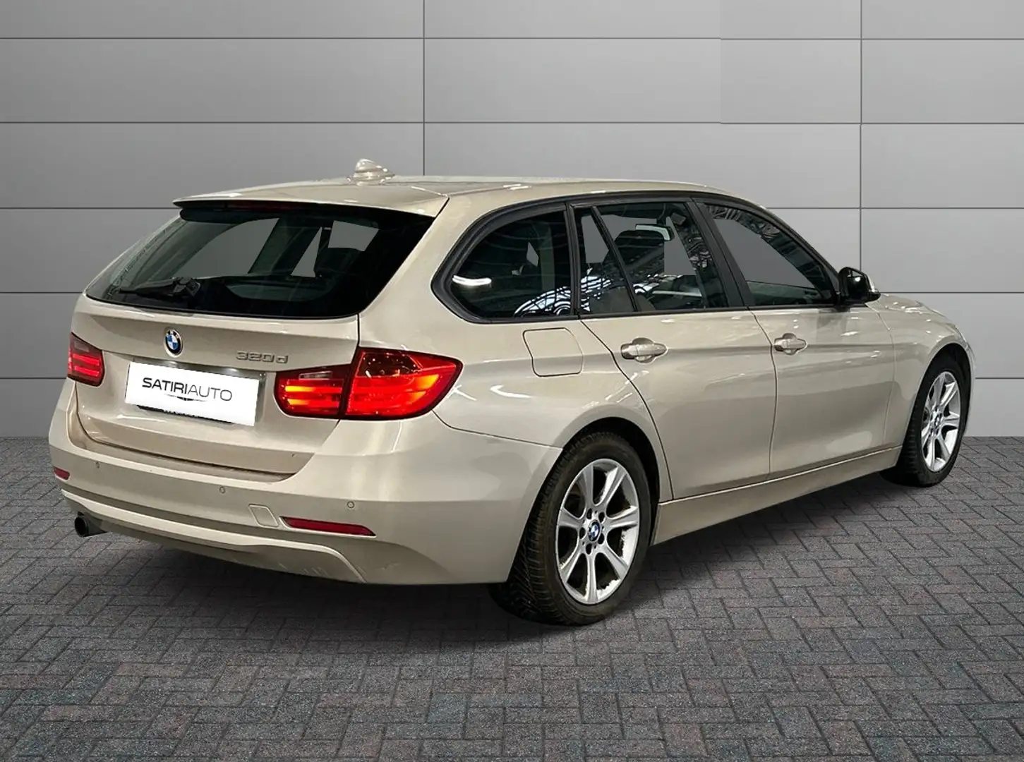 BMW 320 d Luxury Oro - 2