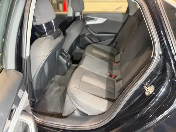 Audi A4 2.0 TDI S line edition 2018, foto 14