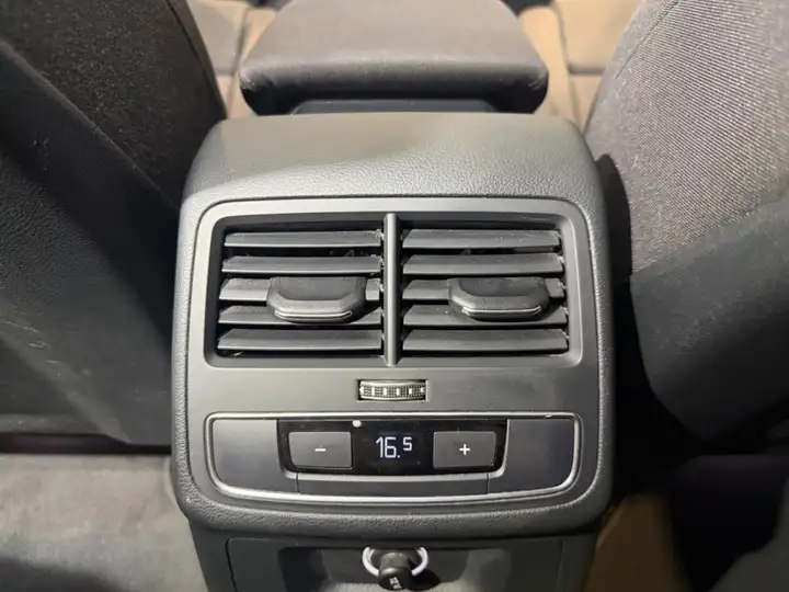 Audi A4 2.0 TDI S line edition 2018, foto 16