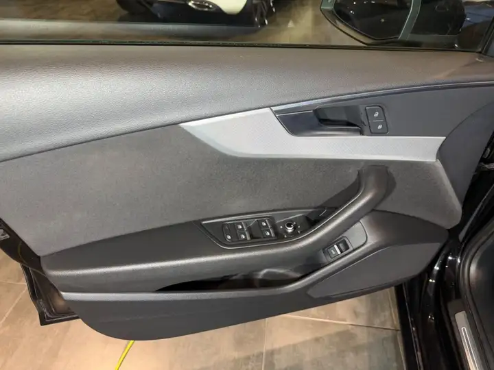 Audi A4 2.0 TDI S line edition 2018, foto 22