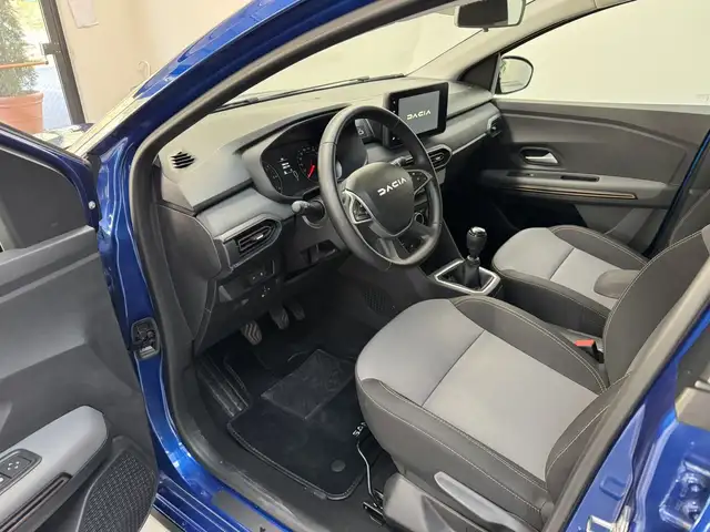 Dacia Sandero Stepway view 3