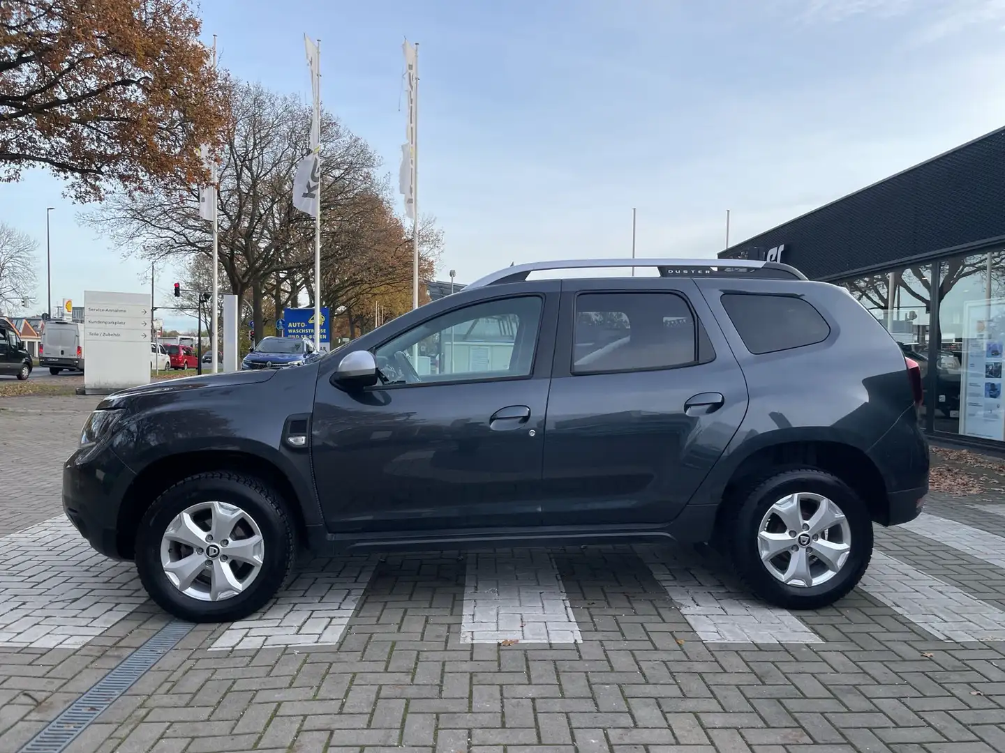 Dacia Duster Duster 1.6 SCe 115 Comfort Grau - 2