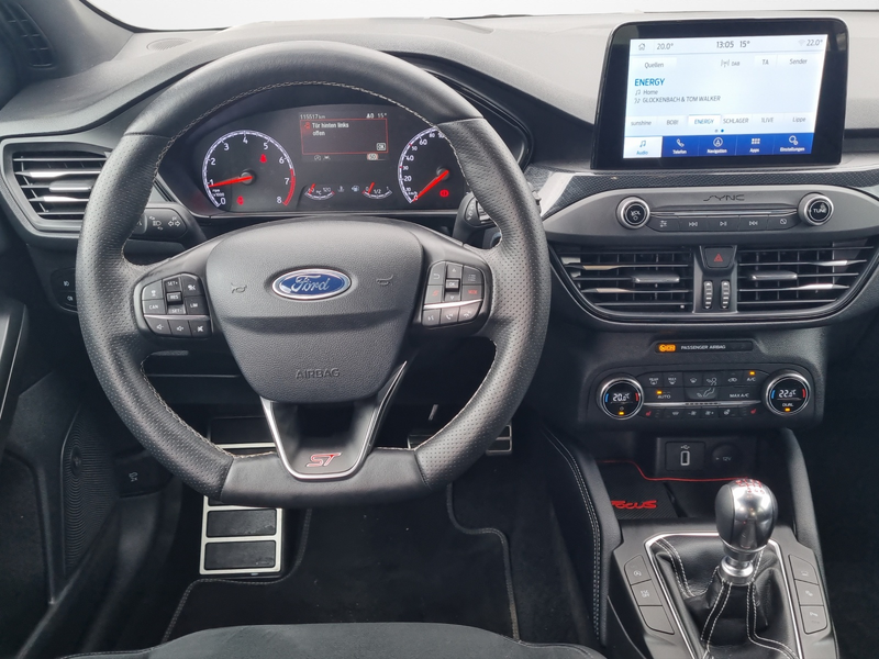 Ford Focus Limousine EcoBoost ST — photo 8