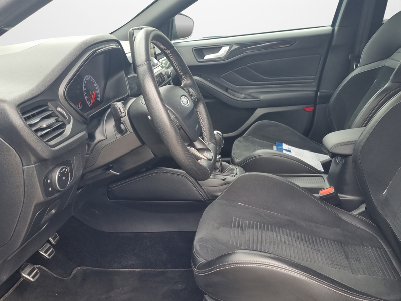 Ford Focus Limousine EcoBoost ST — photo 7
