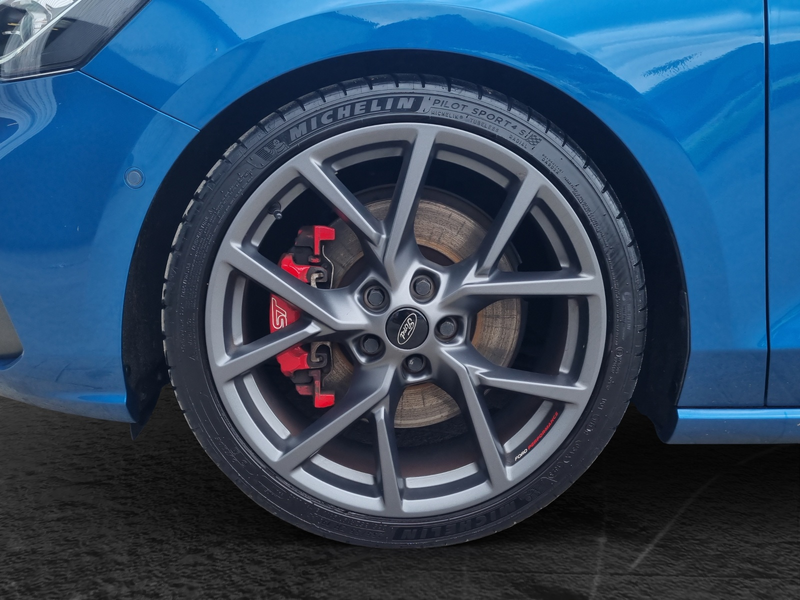 Ford Focus Limousine EcoBoost ST — photo 5