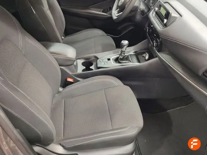 Nissan Qashqai DIG-T mHEV 4x2 Acenta (2021) 2022, foto 24