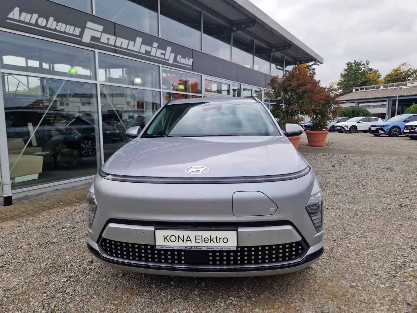 Hyundai KONA Elektro (SX2) 65,4kWh TREND-Paket, el. Heckklappe Silber - 2