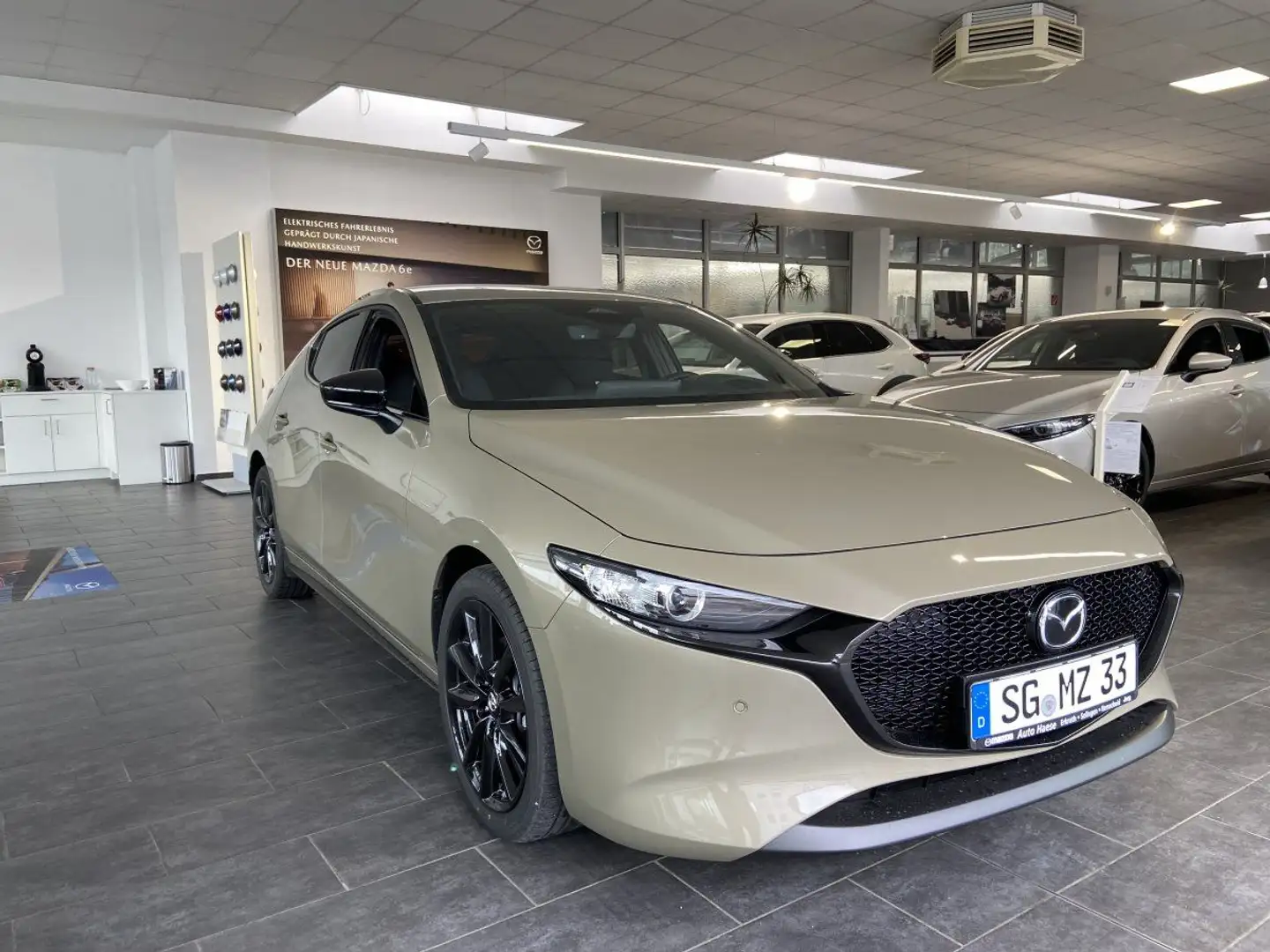 Mazda 3 2.5 140PS Homura Voll-LED RFK Alexa Apple CarP Beige - 1