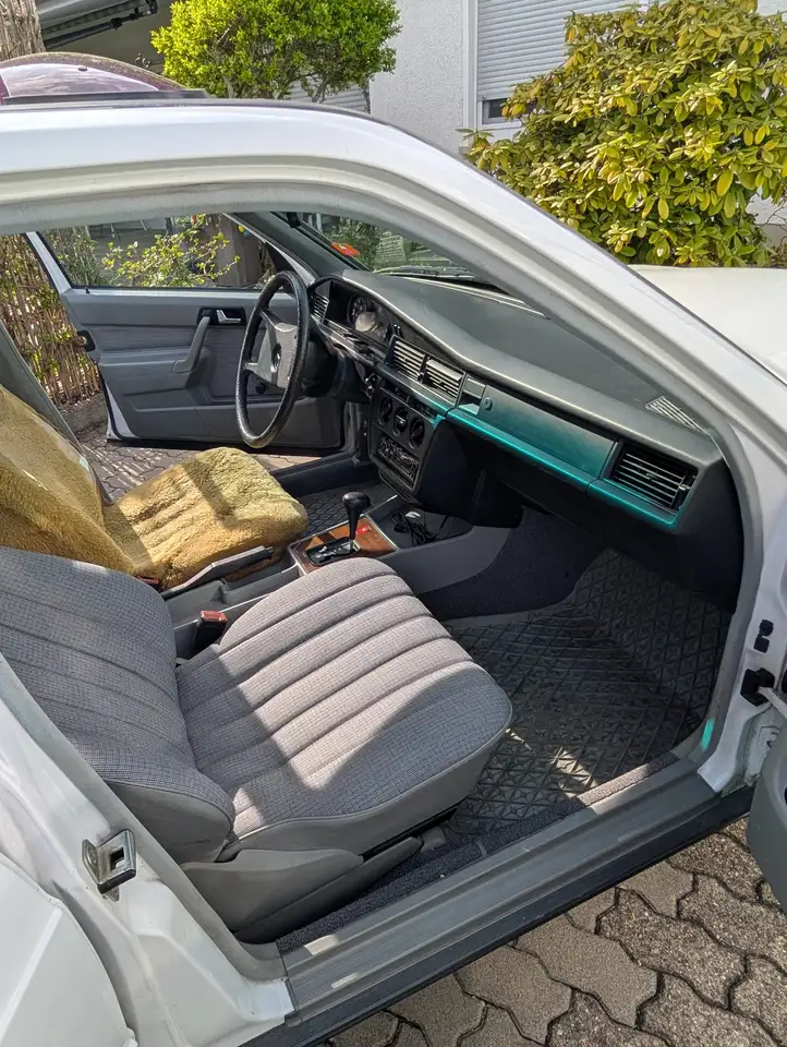 Mercedes-Benz 190, foto 4