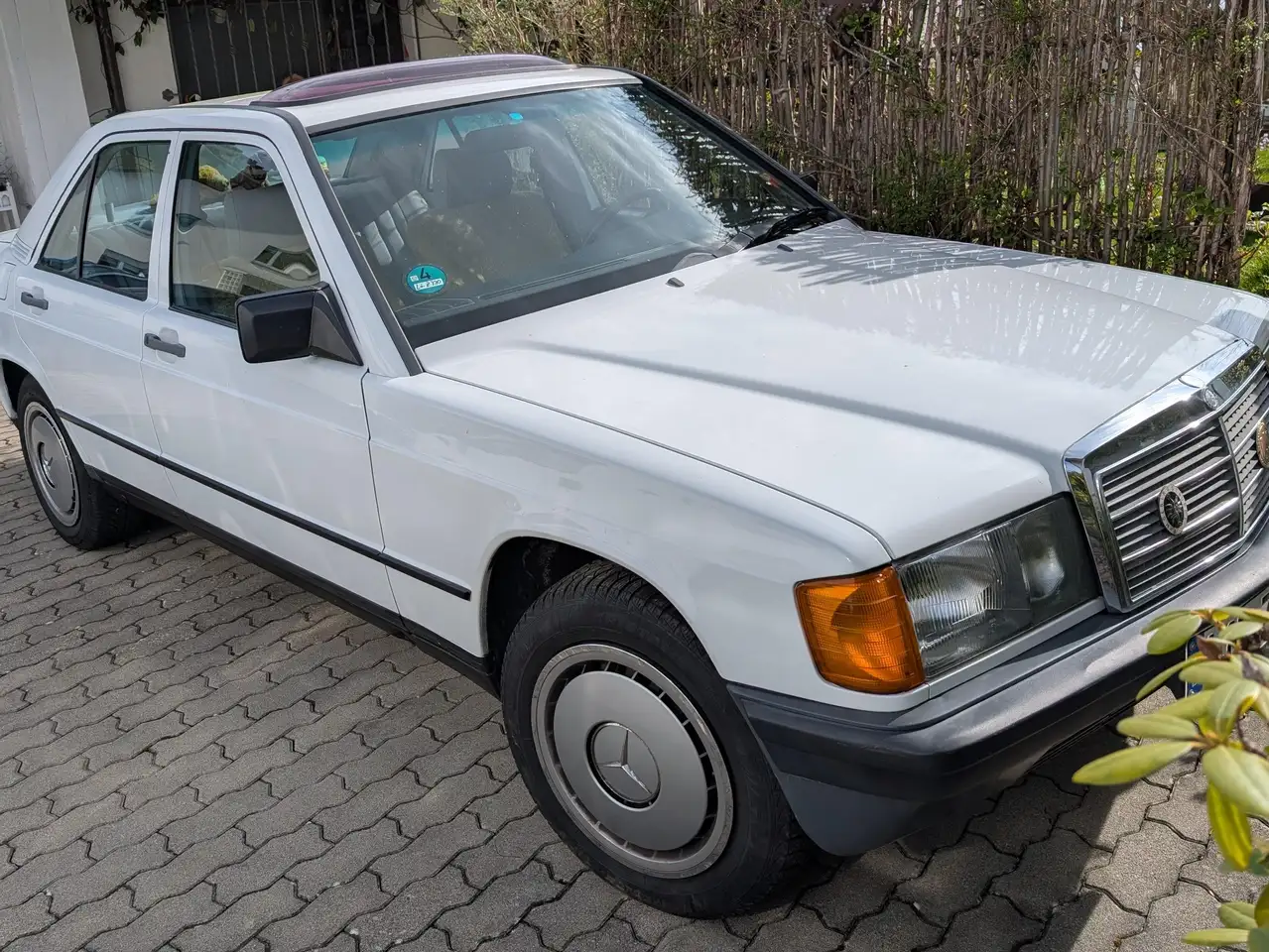 Mercedes-Benz 190, foto 8