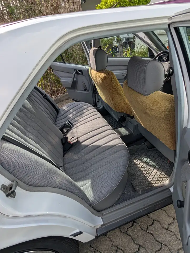 Mercedes-Benz 190, foto 5