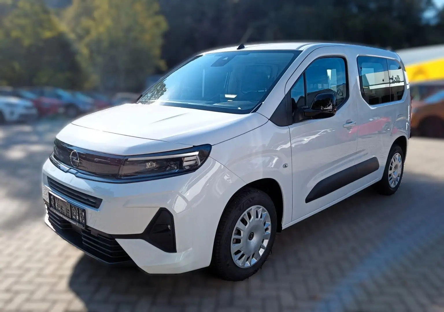 Opel Combo Life Facelift LED-Matrix Navi SHZ LHZ PDC White - 2