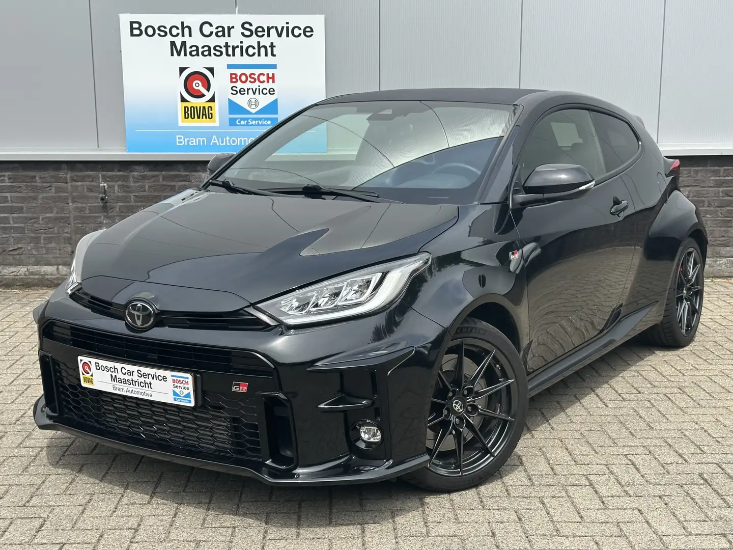 Toyota Yaris 1.6 GR Performance | Nieuwstaat | Carplay | Camera Zwart - 1
